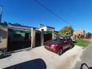 Casa en venta con parque y parrilla Calle 140 bis entre...