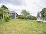 CASA EN VENTA CON PARQUE Y PILETA, BARRIO EL RODEO