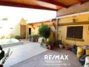 CASA EN VENTA CON PARRILLA Y PILETA