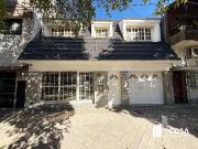 Casa en venta con patio y cochera Barrio Echesortu Rosario