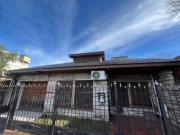 Casa en venta con patio y pileta en Quilmes