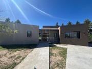 Casa en Venta con Pileta, 3 dormitorios y Escritorio.... Casa en Venta con Pileta, 3 dormitorios y Escritorio....