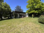 Casa en Venta con Pileta y Amplio Jardín en Acantilados