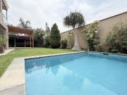 Casa en venta con piscina en Las Lagunas La Molina