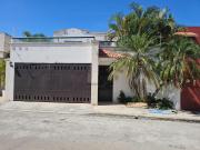 Casa en venta con piscina, en Mérida Yucatán en paraíso maya