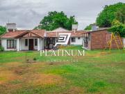 Casa en venta con piscina en San Lorenzo