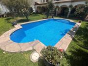 CASA EN VENTA CON PISCINA, TERRAZA, JARDINES Y 9 DORMITORIOS