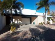 Casa en venta con piscina y paneles solares Cholul,...