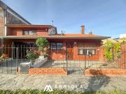 Casa en venta con quincho en Barrio Villa Primera