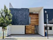CASA EN VENTA CON REC. EN PB EN PARQUE COLIMA LOMAS DE...