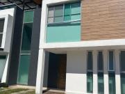 CASA EN VENTA CON RECAMARA EN PB EN LA CONDESA, JURIQUILLA