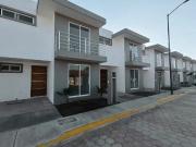 Casa en venta con recámara en PB en Xilotzingo, Puebla....