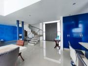 Casa en Venta con recámara en planta baja, alberca y...