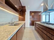 Casa en venta con recamara en planta baja cocina cerrada...