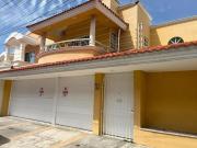 Casa en venta con recámara en planta baja Costa de Oro...