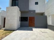 Casa en VENTA con recamara en planta baja en el Fracc....