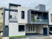 CASA EN VENTA con recámara en planta baja en Fracc....