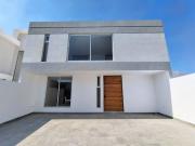 CASA EN VENTA CON RECÁMARA EN PLANTA BAJA EN...