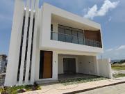 CASA EN VENTA CON RECAMARA EN PLANTA BAJA EN PUERTA DE...