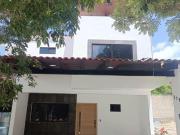 CASA EN VENTA CON RECAMARA EN PLANTA BAJA, EN...