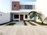 CASA EN VENTA con recamara en planta baja...