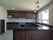 Casa en venta con recamara en planta baja, Lomas de...