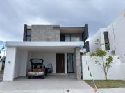 Casa en VENTA con recamara en planta baja y sala de TV,...