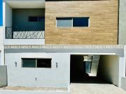 CASA EN VENTA CON RECAMARA EN PLANTA BAJA ZONA VALLE...