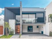 CASA EN VENTA CON RECÁMARA EN PLANTA BAJA EN ZONA CASCATTA