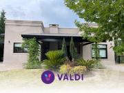 Casa en venta con renta Barrio La Horqueta de...