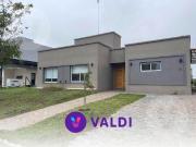 Casa en venta con renta Barrio Santa Ines, Canning