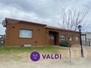 Casa en venta con renta Barrio Santa Inés, Canning