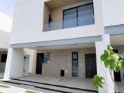 CASA EN VENTA CON ROOF GARDEN EN BELLMOND, ZIBAT?, QUER?TARO