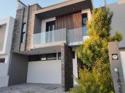 Casa en venta con roof garden en Quer?taro