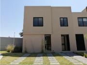 CASA EN VENTA CON ROOF GARDEN NUEVO REFUGIO EL MARQUES...