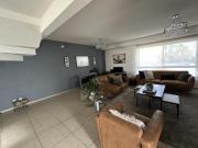 Casa en venta con roof garden y excedente de terreno en...