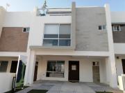 CASA EN VENTA CON ROOF TOP EN ZARU ZAKIA EL MARQUES...