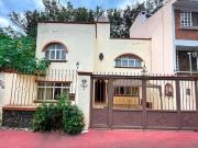 Casa en venta con roofgarden y estacionamiento para 2...