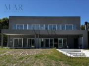 Casa en Venta con salida al Río Luján, Barrio San Juan,...