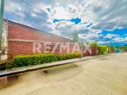 Casa en Venta con Salón de Fiestas en Reyes Mantecón,...