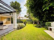 Casa en venta con seguridad y 4,000 mts de jardin comun