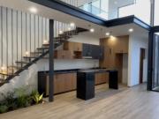 CASA EN VENTA CON SEGURIDAD EN BOSQUE ESMERALDA,...