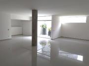 CASA EN VENTA CON SEGURIDAD EN BOSQUE ESMERALDA,...