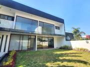 CASA EN VENTA CON SEGURIDAD EN LOMAS VERDES 6TA SECCIÓN,...