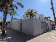 Casa en Venta Con Terraza en Colonia San Vicente,...