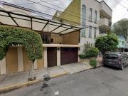 CASA EN VENTA CON TERRAZA EN SIETE MARAVILLAS