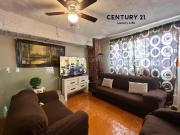 CASA EN VENTA CON TRASPASO DE DOS LOCALES FUNCIONANDO...