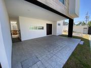 Casa en venta con tres recamaras y jardin en Ocotl?n,...