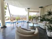 Casa en venta con un estilo único en Club de Golf...