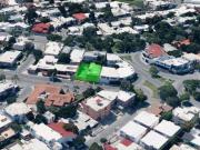 Casa en Venta con Uso de Suelo Comercial de 493 m2 de...